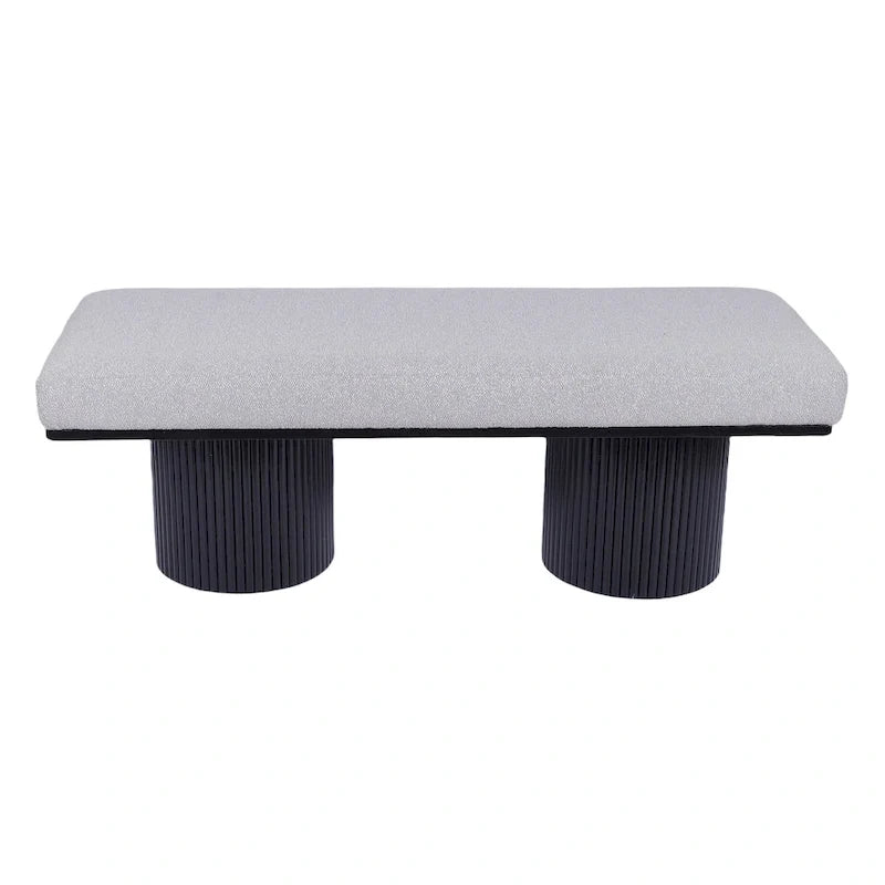 Banco tapizado con patas negras robustas, tela bouclé gris claro, estilo contemporáneo, para colocar al pie de la cama en el dormitorio o la sala de estar