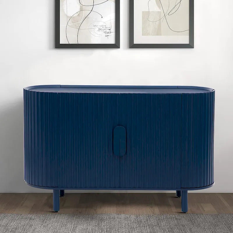 Aparador moderno y elegante de madera con puertas de rayas verticales