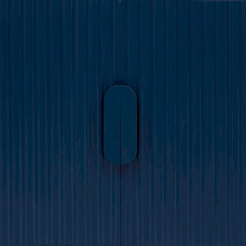 Aparador moderno y elegante de madera con puertas de rayas verticales